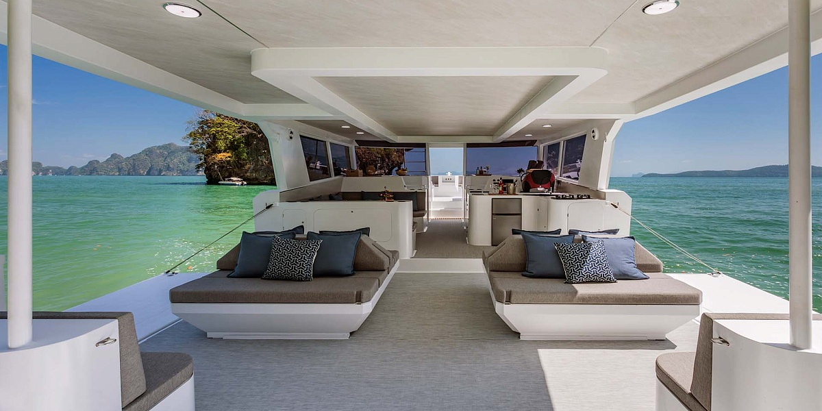 Аренда моторного катамарана Prada 50 на Пхукете